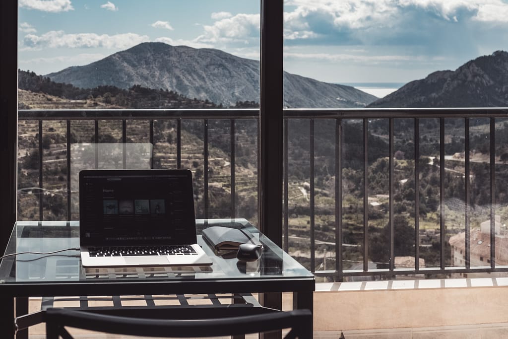 Global Workspaces: A Guide to Prepare for Remote Work Abroad